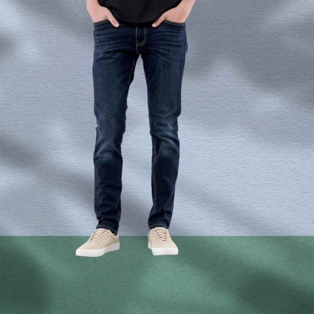 DARK WASH SKINNY JEANS ( Hollister )